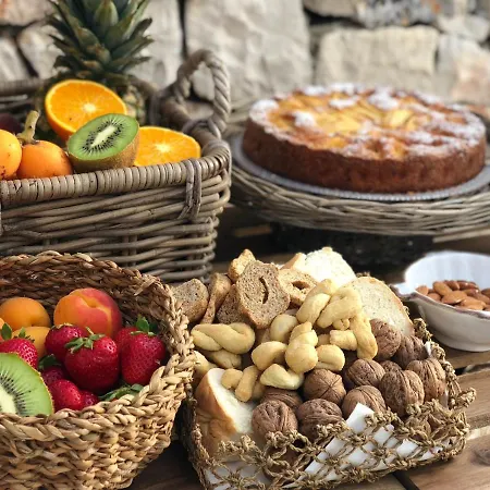 Bed & Breakfast Dimora Le Ginestre Adults Only