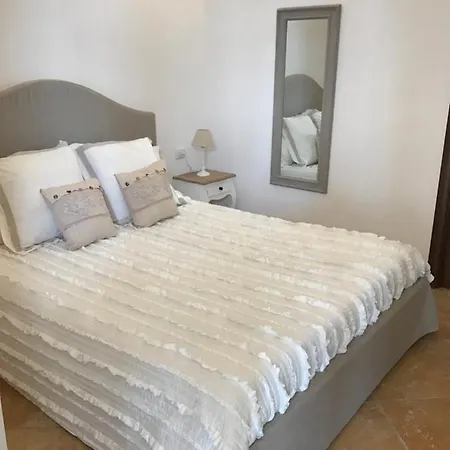 Dimora Le Ginestre Adults Only לינה וארוחת בוקר 4*