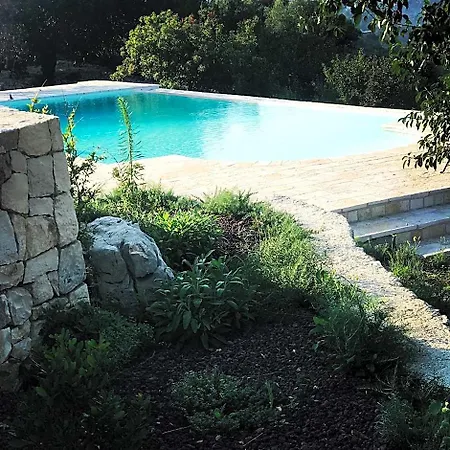 Dimora Le Ginestre Adults Only לינה וארוחת בוקר 4*